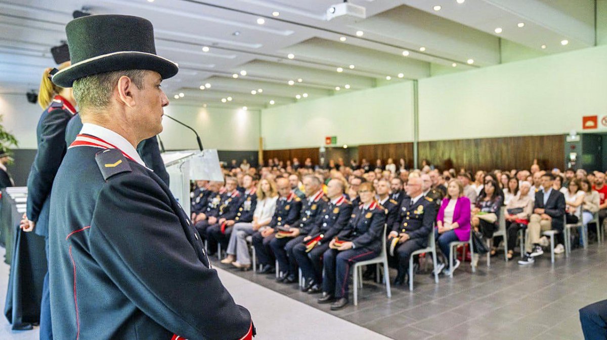 Desenes d'agents van rebre felicitacions per actuacions de l'any passat