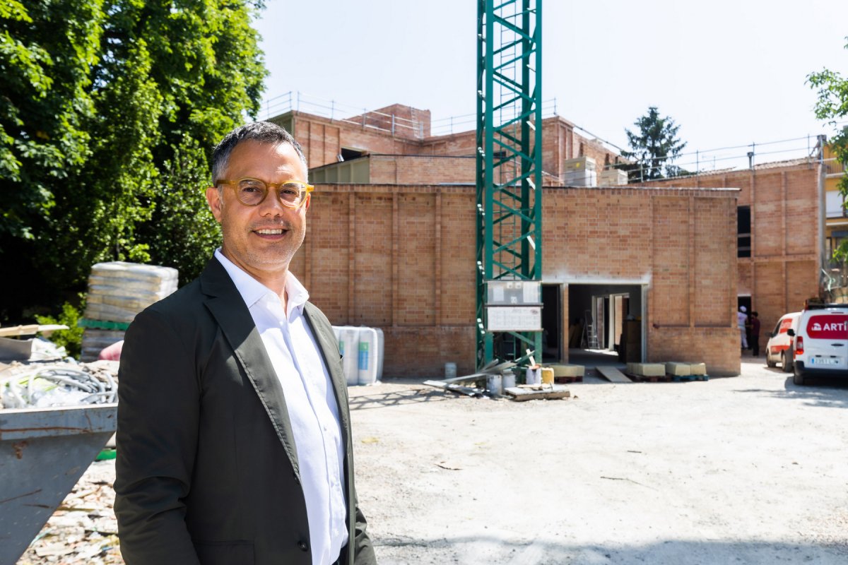 Marçal Ortuño, dijous al darrere del  que serà el futur centre cultural el Club