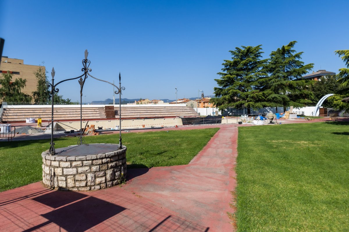 Obres a la piscina municipal de Manlleu, aquest dijous al matí