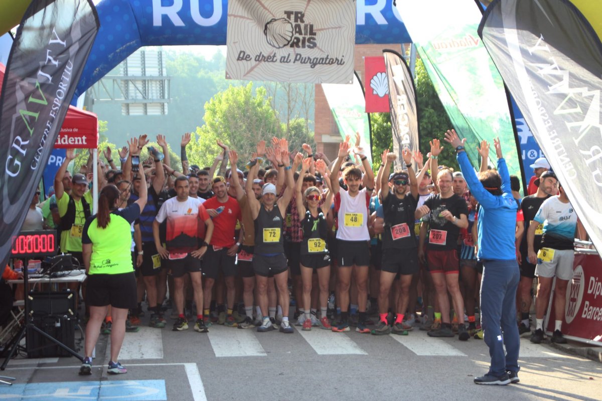 Moment previ a la sortida de la cursa de 21km del Trail d'Orís