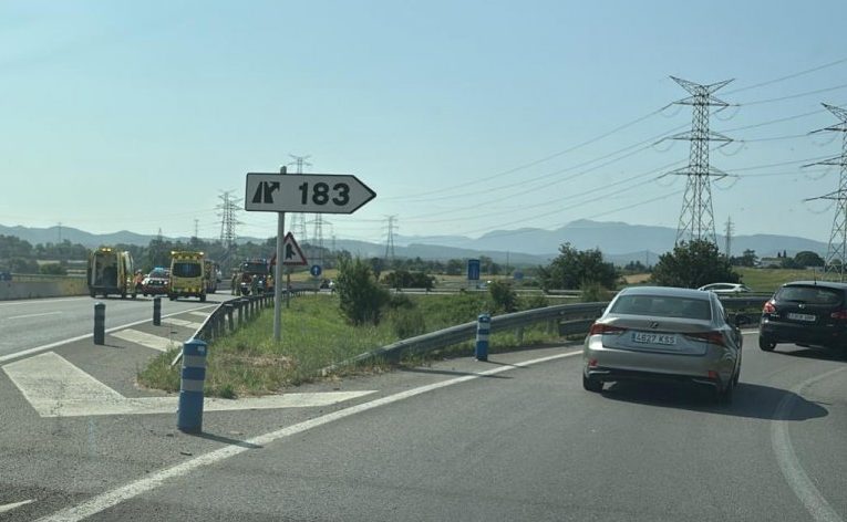 La furgoneta ha bolcat a l'altura de la sortida cap a Roda i l'accés a Vic per l'est de la ciutat