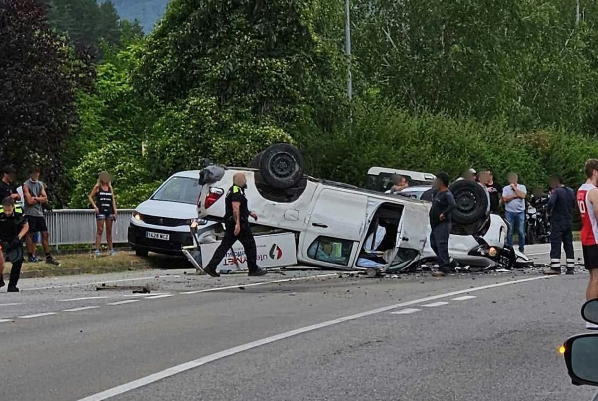 Estat en què ha quedat un dels vehicles