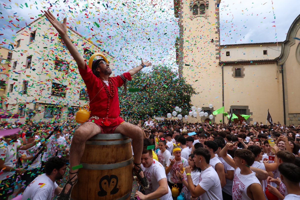 Albert Jofre, que encarnava a Sant Feliu, en la seva arribada a la plaça de la Vila