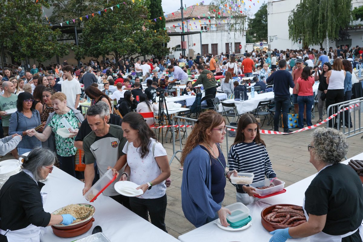 Un moment del sopar multitudinari de dissabte al vespre a la plaça Catalunya