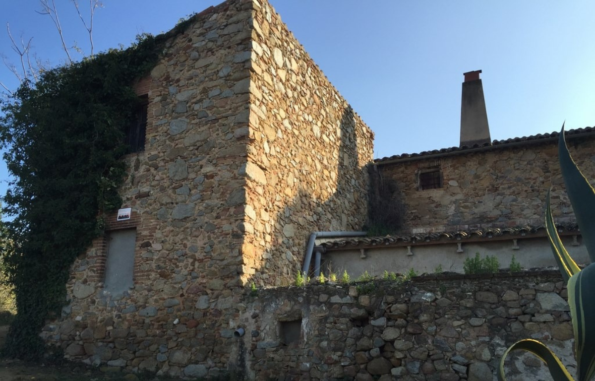 La Masia de Can Coll de Santa Maria de Martorelles, que va acollir els 29 refugiats durant la Guerra Civil.