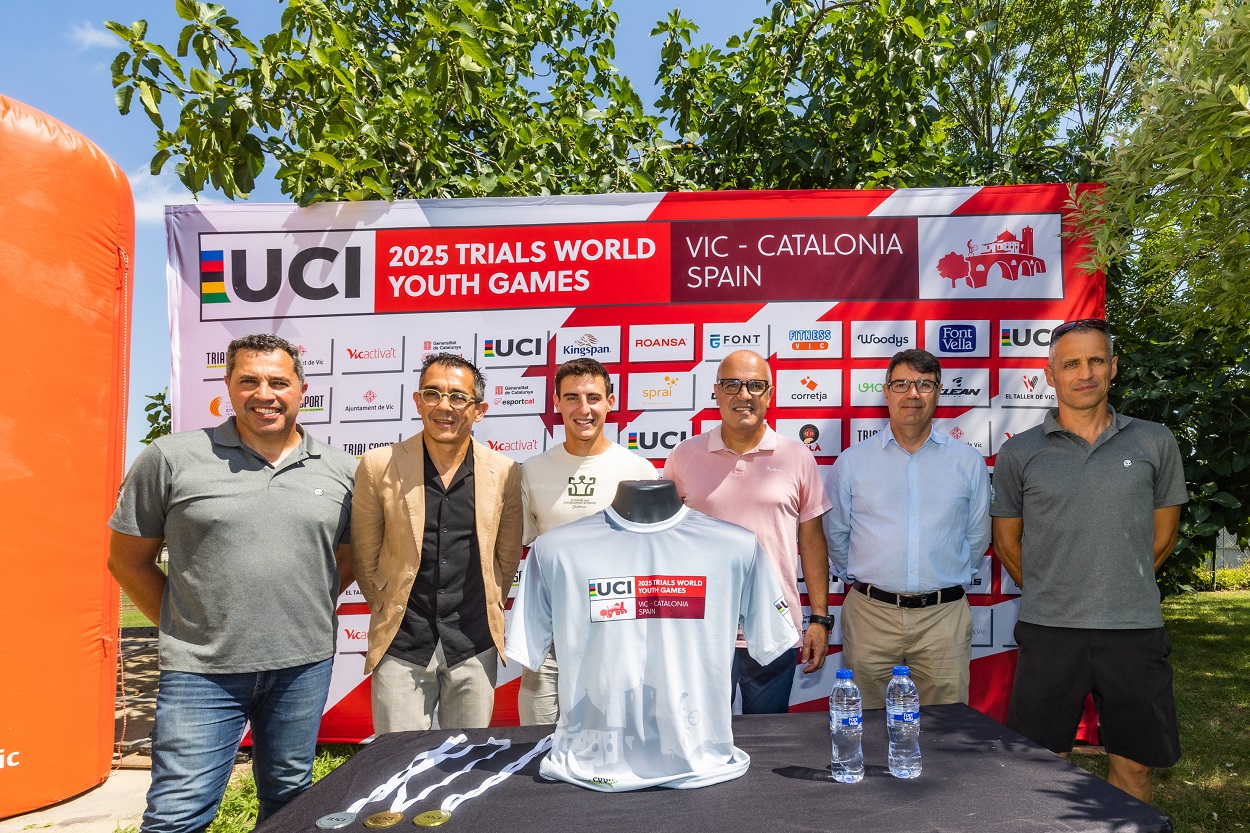 Blai Parramon, César Thovar, Eloi Palau, Carles Ferrer i Dani Parramon durant la presentació dels Jocs