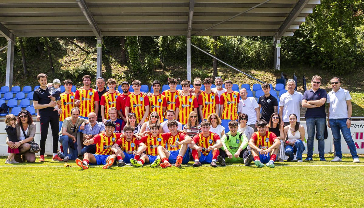 Formació de l'equip juvenil del Tona