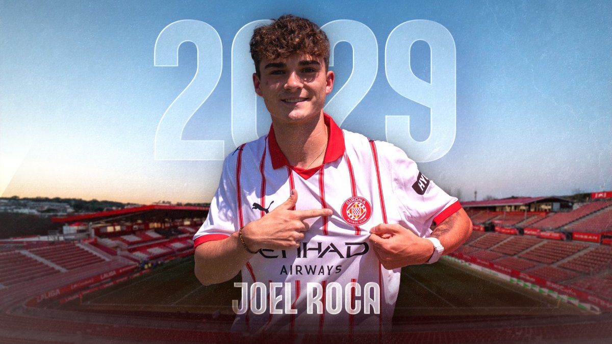 El cartell del Girona FC, anunciant la renovació de Joel Roca