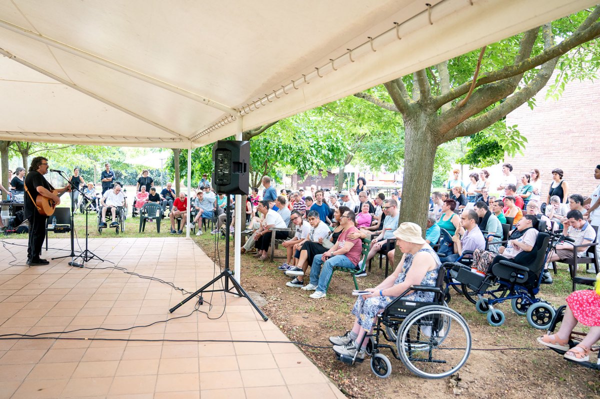 El músic Pep Sala va interpretar les millors cançons de Sau