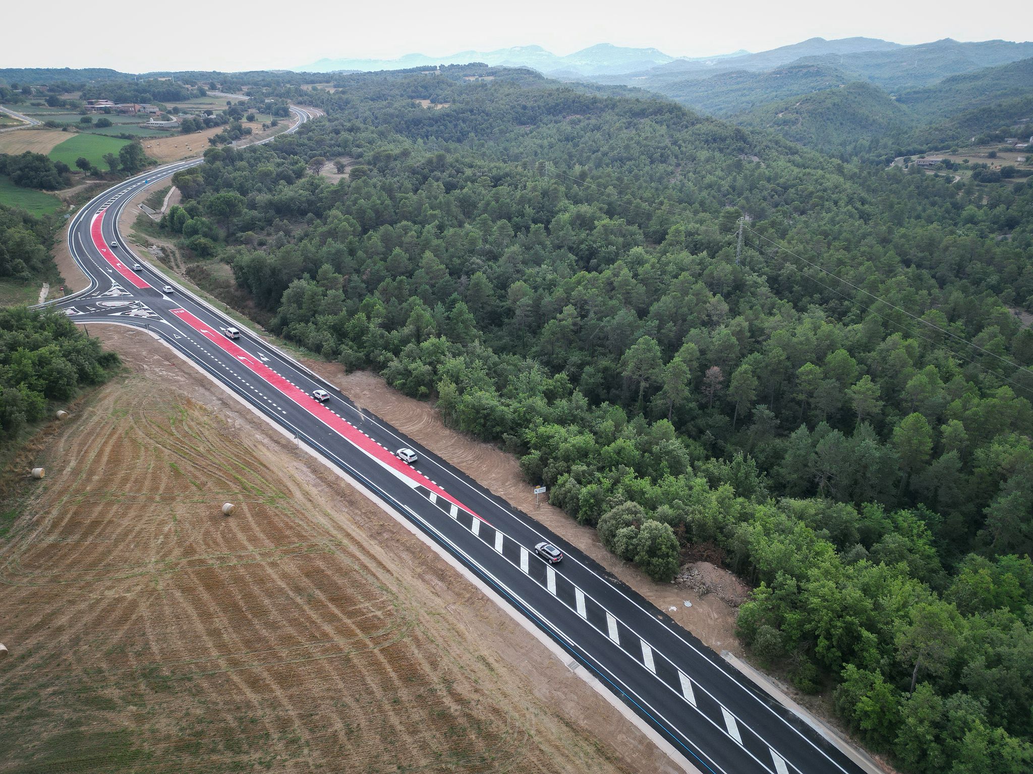 Vista aèria de l’Eix del Lluçanès, aquest dissabte al matí. Divendres s’hi va obrir la circulació