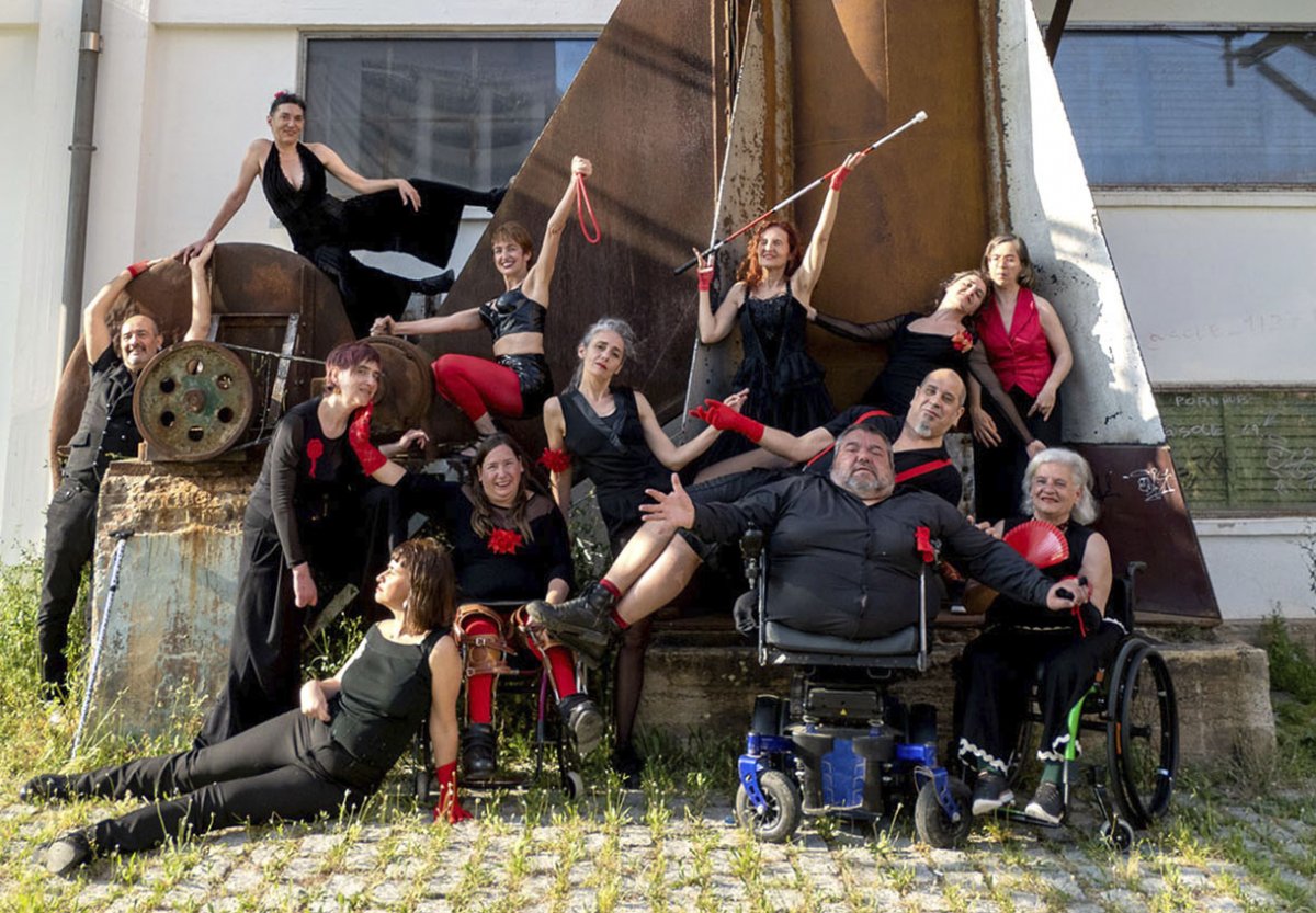 Liant la Troca, a Roca Umbert, on fan els seus assajos