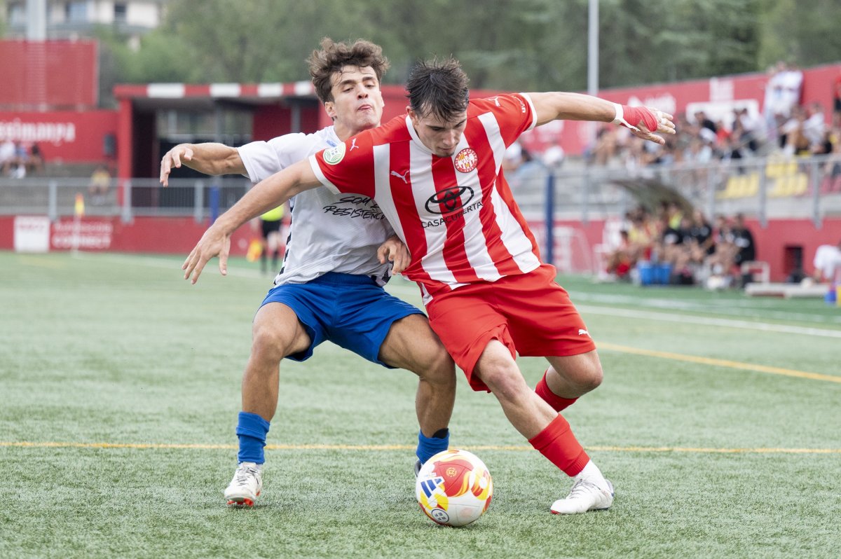 Ignasi Quer, del Vic, en una acció del partit de diumenge a l'Hipòlit Planàs