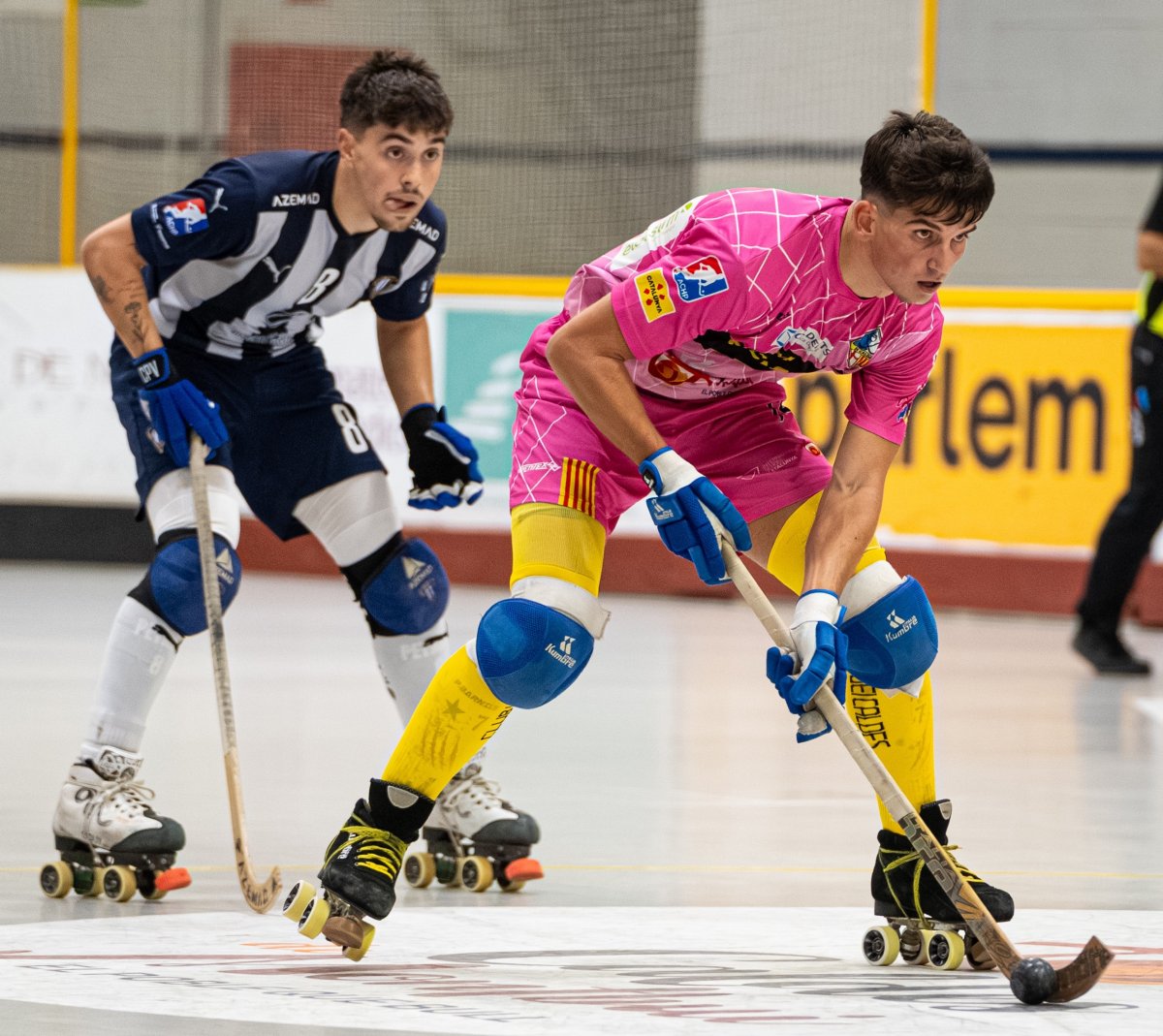 Xevi Armengol pressiona un jugador del Caldes