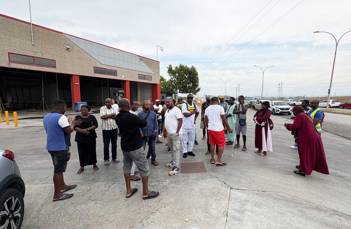 Alguns dels treballadors de Baucells, aquest dijous al polígon Malloles de Vic