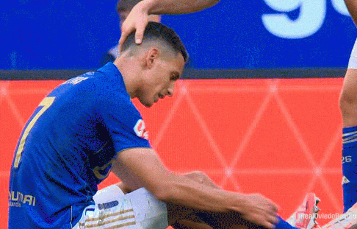 Ilyas Chaira, que ha hagut de ser substituït per lesió al minut 30