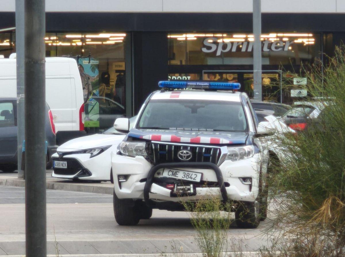 El tot terreny dels Mossos amb l’impacte