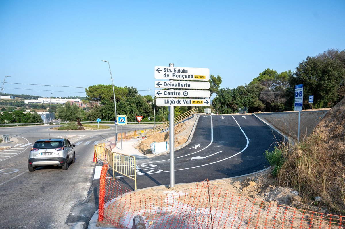 El nou aparcament lligat a les parades de bus