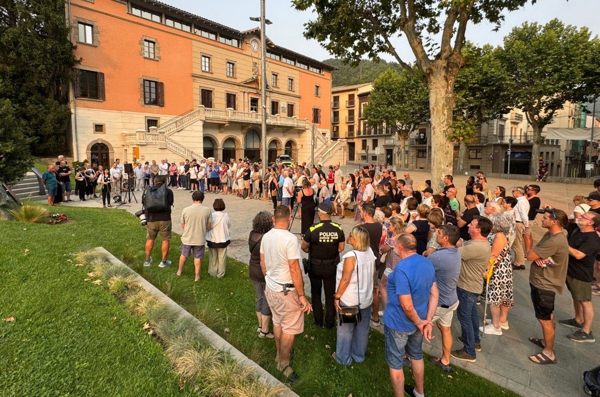 Acte d'homenatge a les víctimes del 17-A