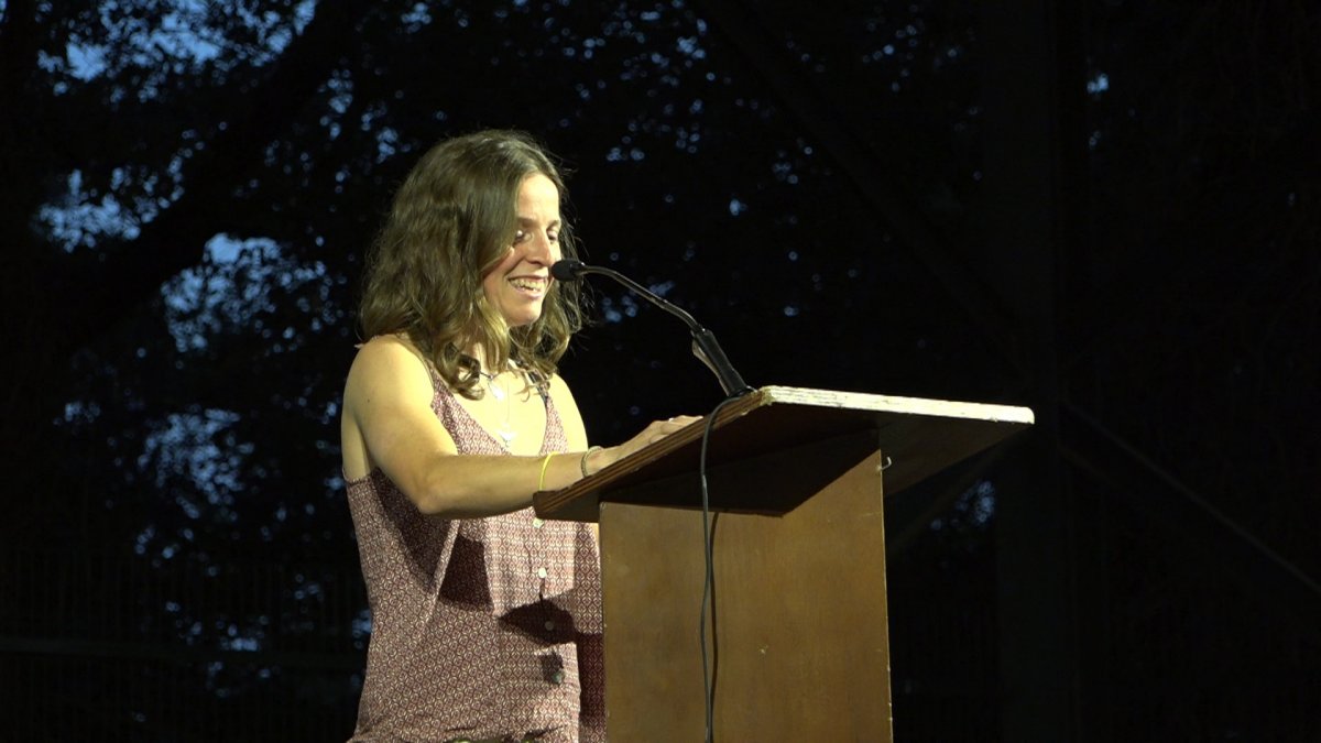 Carla Mas durant el pregó de la Festa Major de Seva 2025