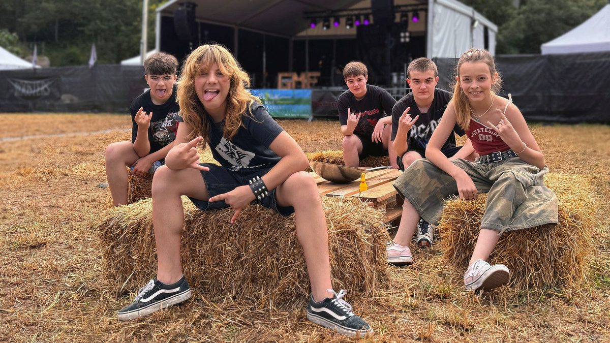 Els cinc joves del Ripollès que formen la banda Metal Busters