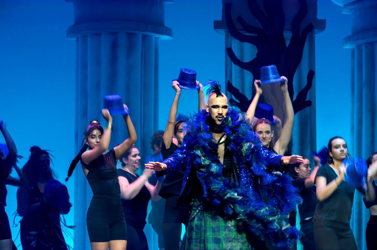 Pol Blancafort, interpretant Hèrcules, al mig de l’escena