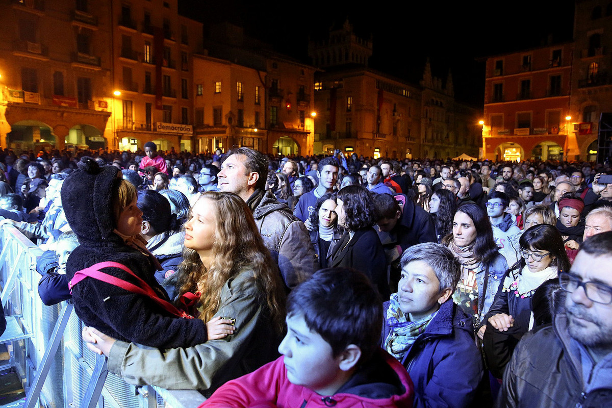 Els concerts a Plaça, una de les imatges més icòniques del Mercat de Música de Vic