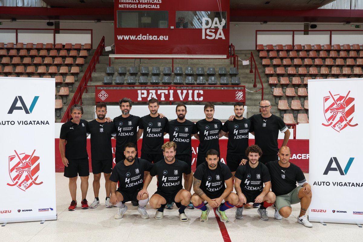 La plantilla del Vic aquest dilluns, abans de fer el primer entrenament de la pretemporada
