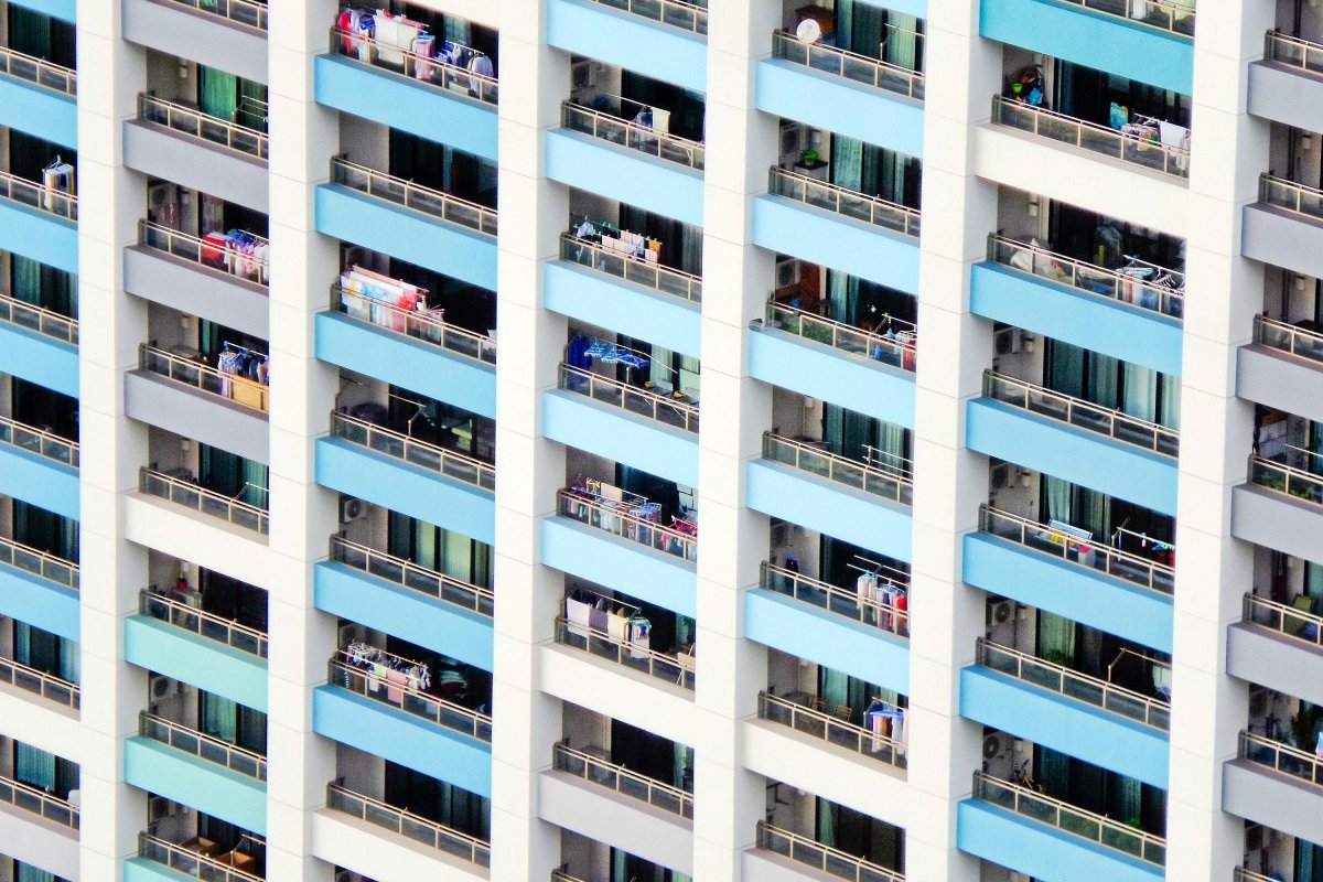 Les edificacions energèticament ineficients es poden trobar tant en barris de renda baixa com mitjana-alta