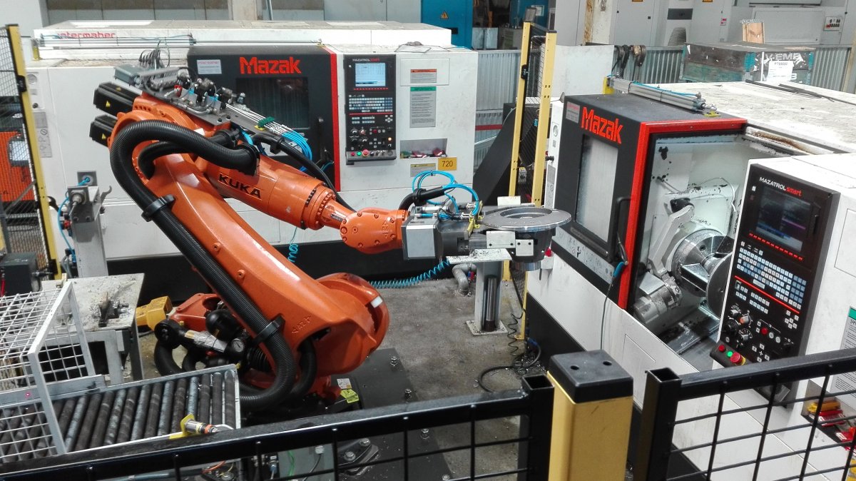 Interior d'una de les plantes de Comforsa