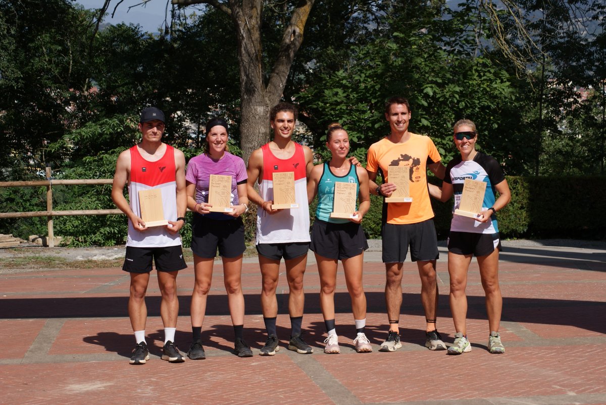 El podi de la cursa a l'esplanada del Santuari de Rocaprevera