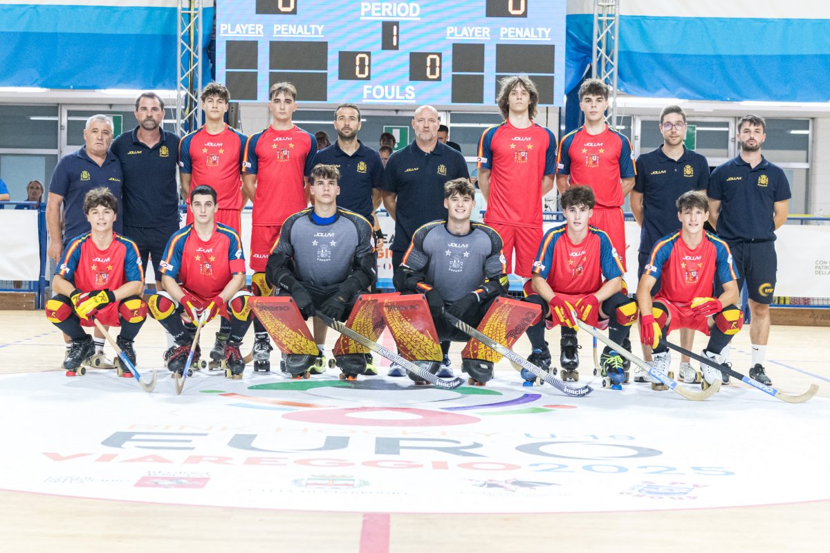 Marc Jurado, segon per la dreta a la fila de davant