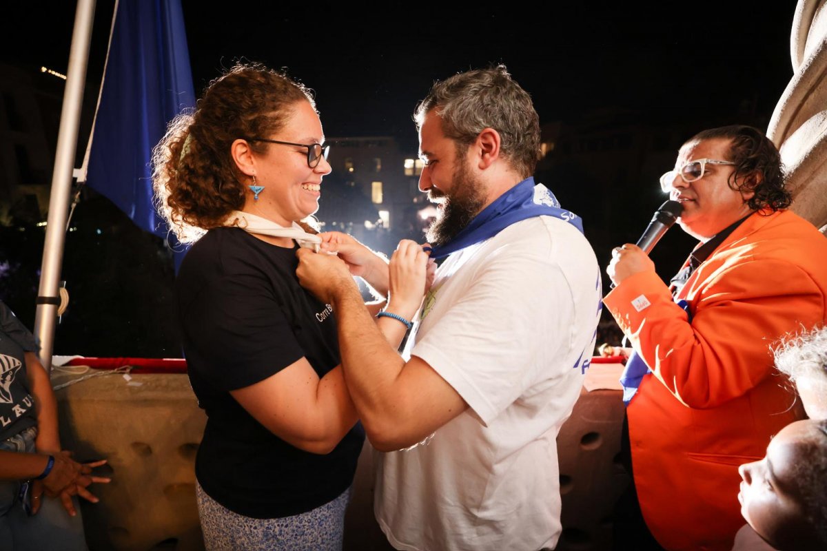 Jerez i Galán al balcó de l'ajuntament