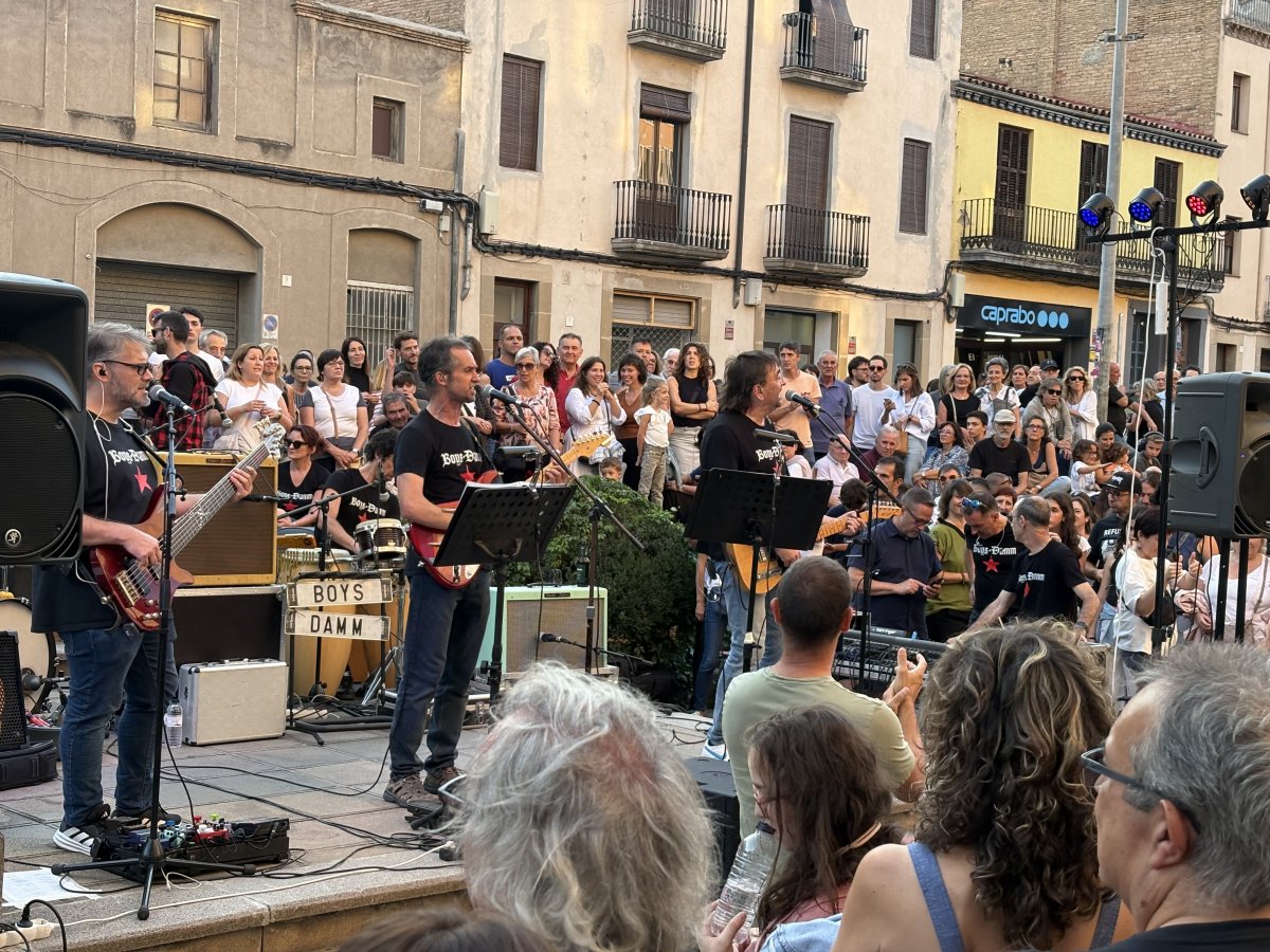 Els Boys Damm durant l'actuació al Mercat de Música Viva de Vic