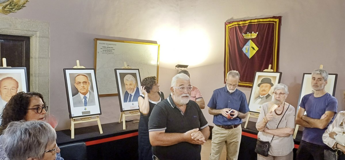 L'alcalde de Llinars, Martí Pujol, durant la presentació de l'exposició