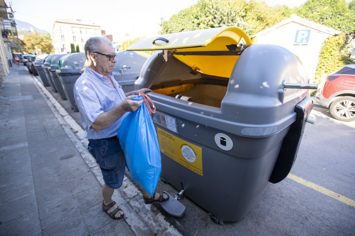 A Sant Celoni ja s’han instal·lat els nous contenidors, però l’Ajuntament no preveu tancar-los fins a l’octubre