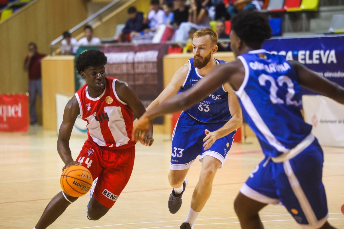 El vigatà Nguba en una acció atacant