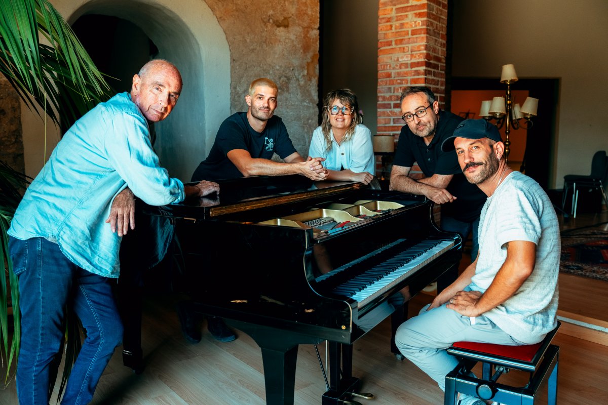 Llach, Roger Mas i Els Catarres