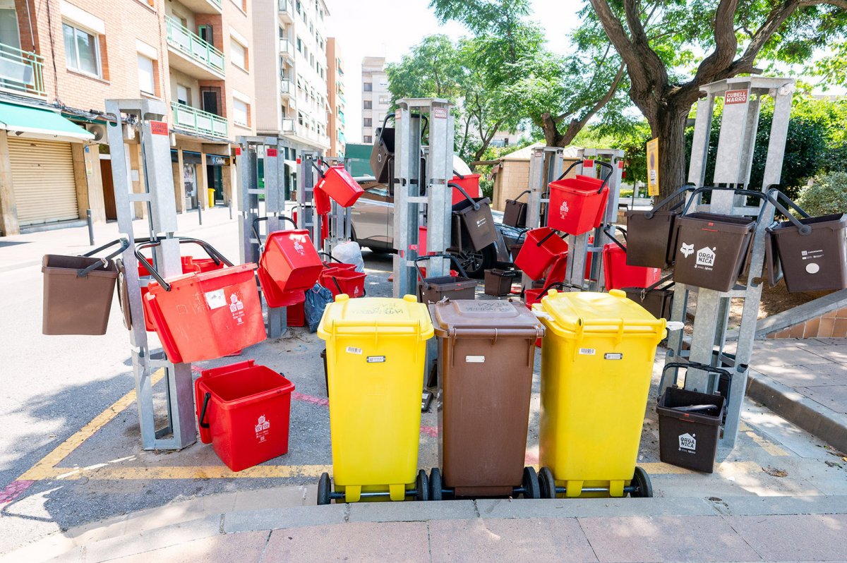 Cardedeu canviarà el sistema de porta a porta per un de contenidors tancats a la plaça Joan Alsina