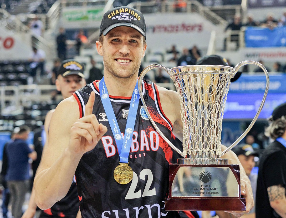 Xavier Rabaseda, en una imatge d’arxiu, amb el Bilbao Basket