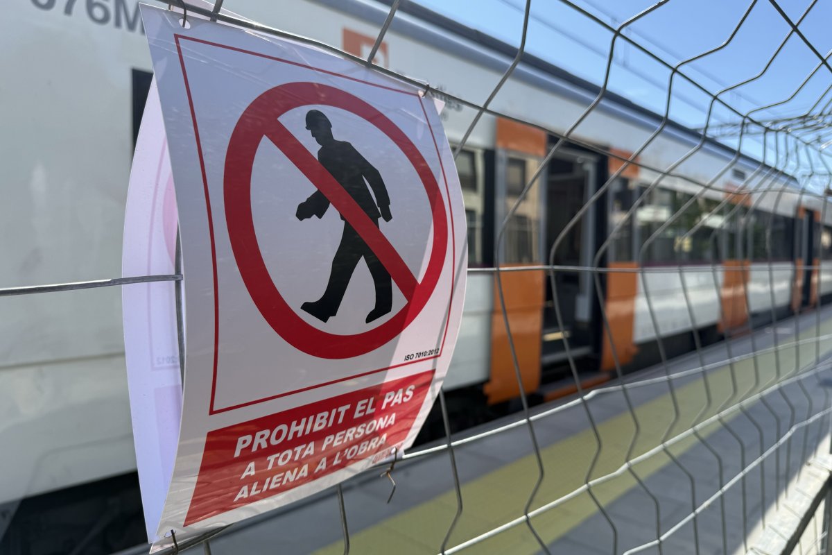 Els trens deixen de circular aquest dilluns per bona part de l'R3