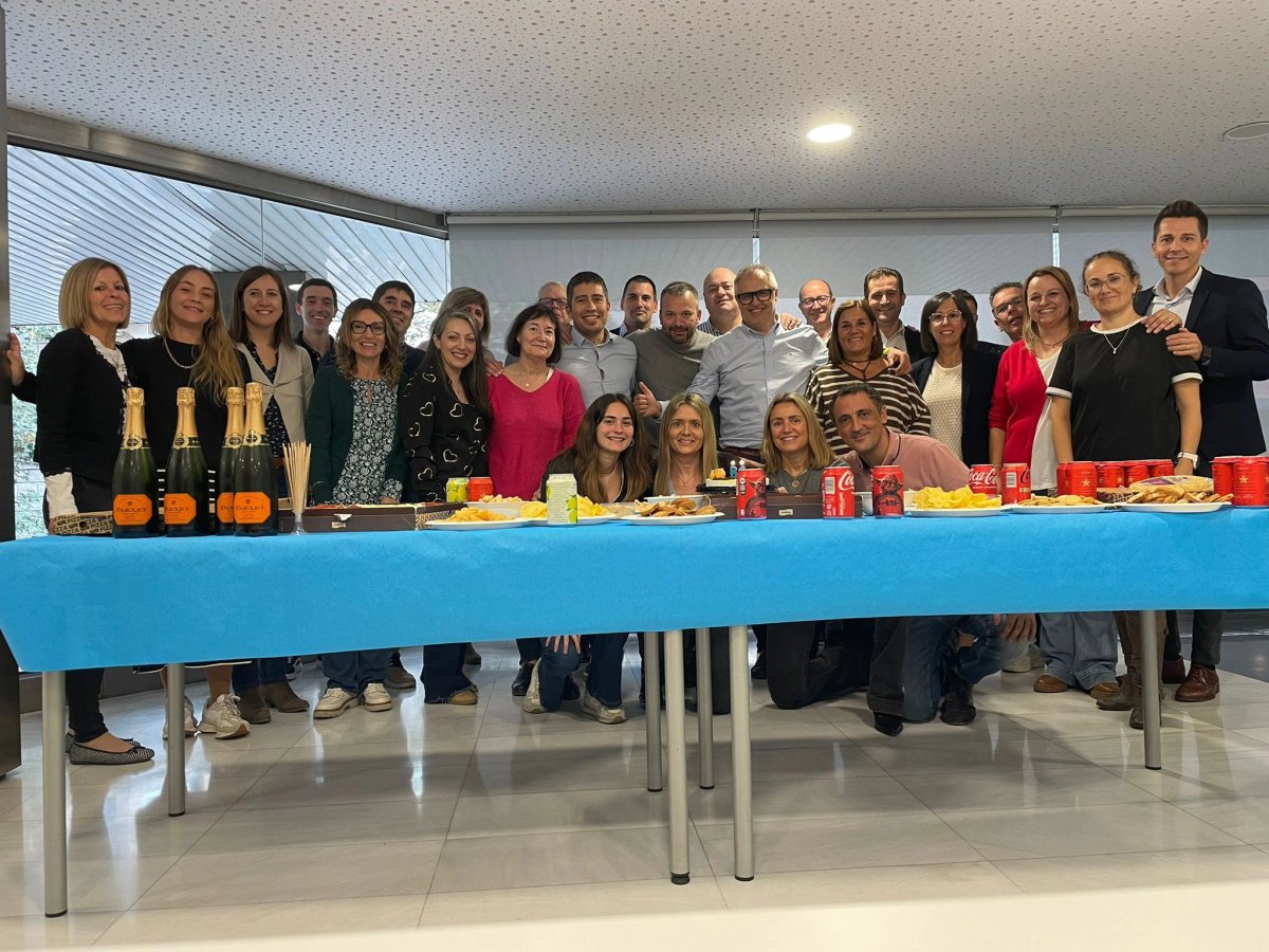 Els treballadors de l'oficina de Vic a punt per la celebració