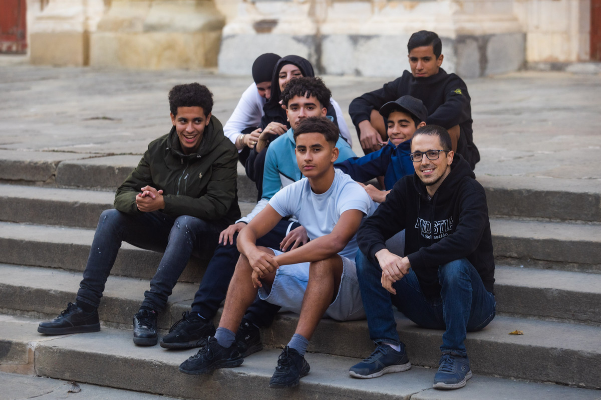El grup de joves de diferents edats reunit per EL 9 NOU