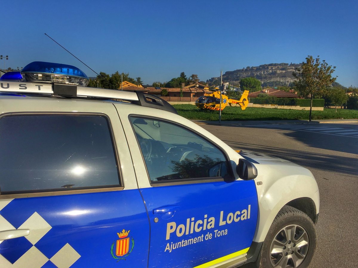 Un vehicle de la Policia Local de Tona, en una imatge d'arxiu