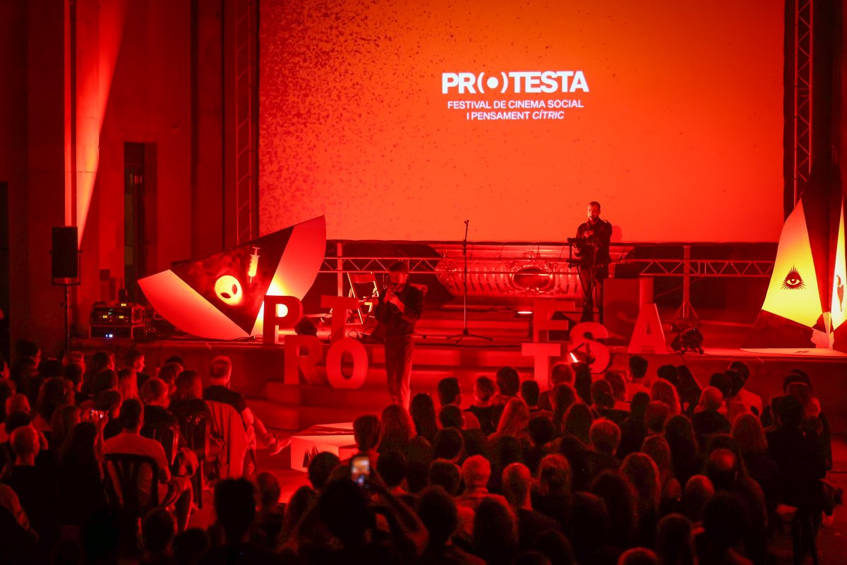 Un moment de l'espectacle inicial del festival