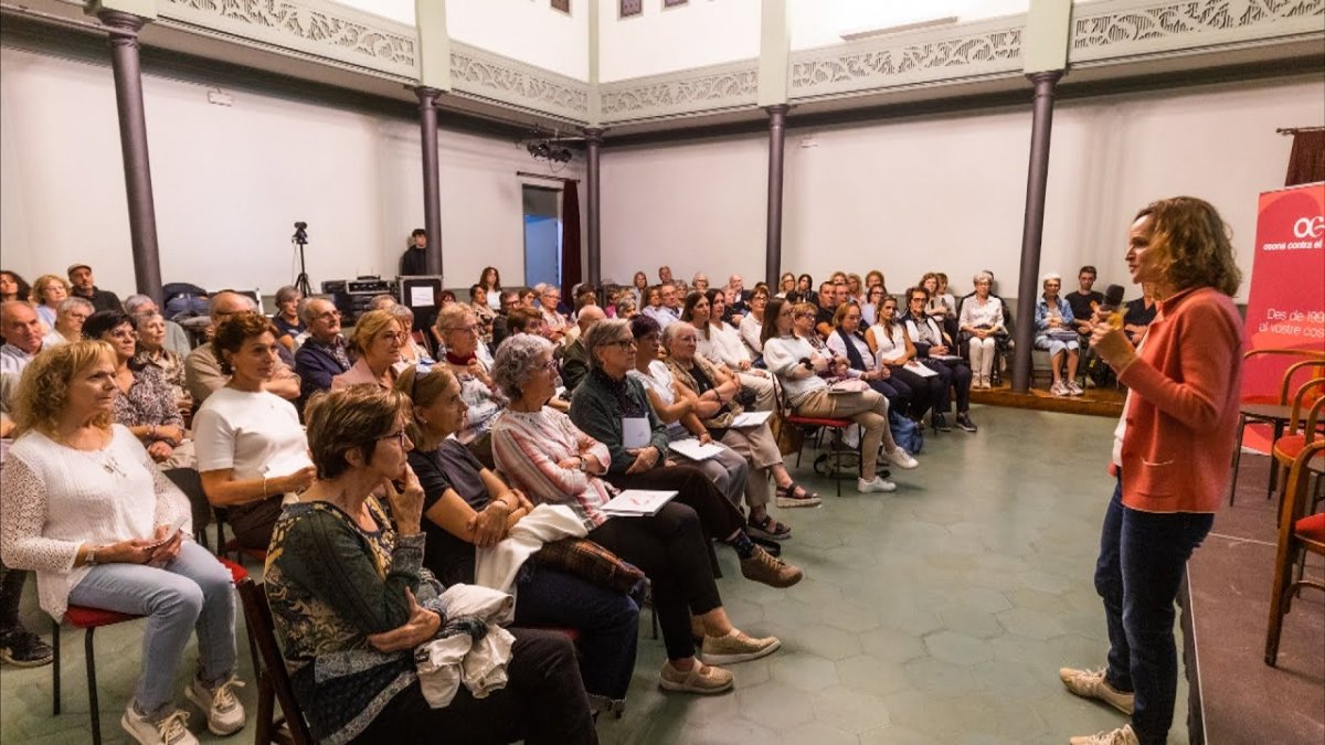 La presentació es va fer a la sala del Casino de Vic