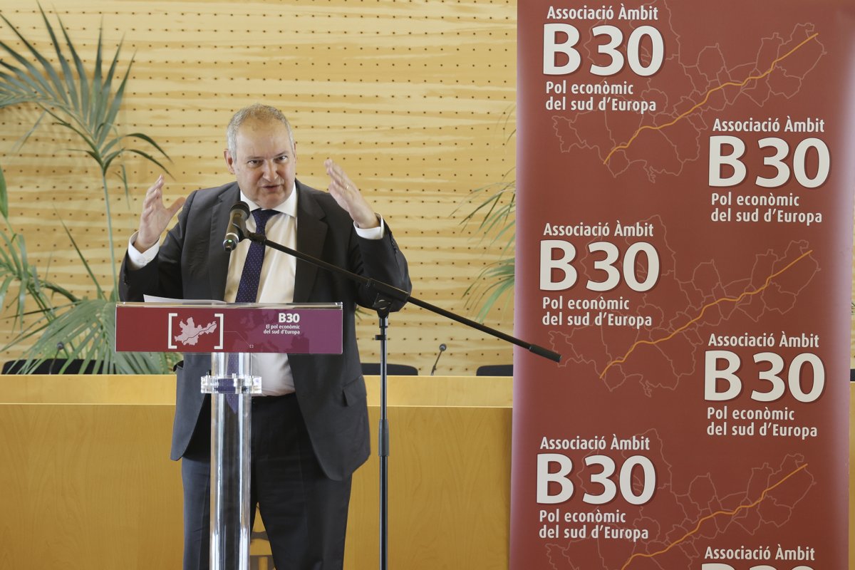 Jordi Hereu durant la conferència d'aquest divendres a Mollet