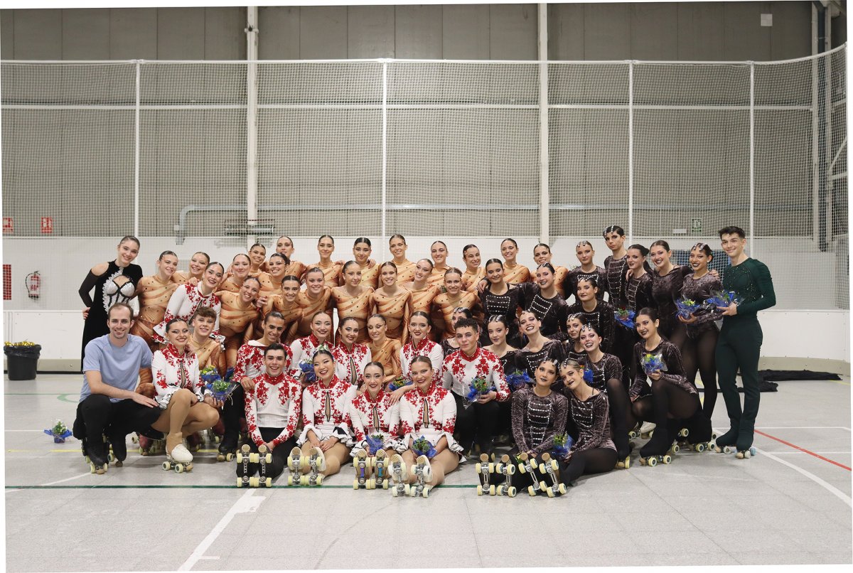 La foto de família dels tres equips de xou que competiran al Mundial de Beijing