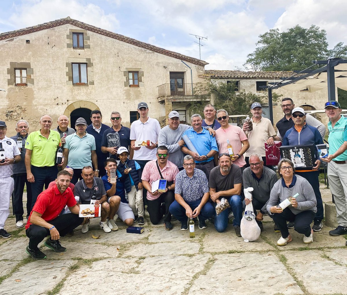 Foto de grups de participants al torneig al Mas Gurumbau