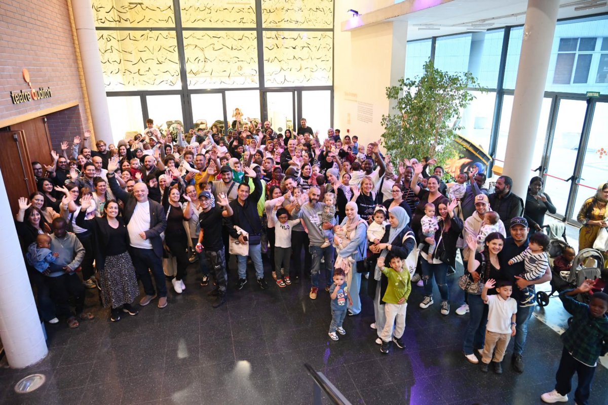 L’Arrela’t a Canovelles va donar la benvinguda als nounats al Teatre Can Palots