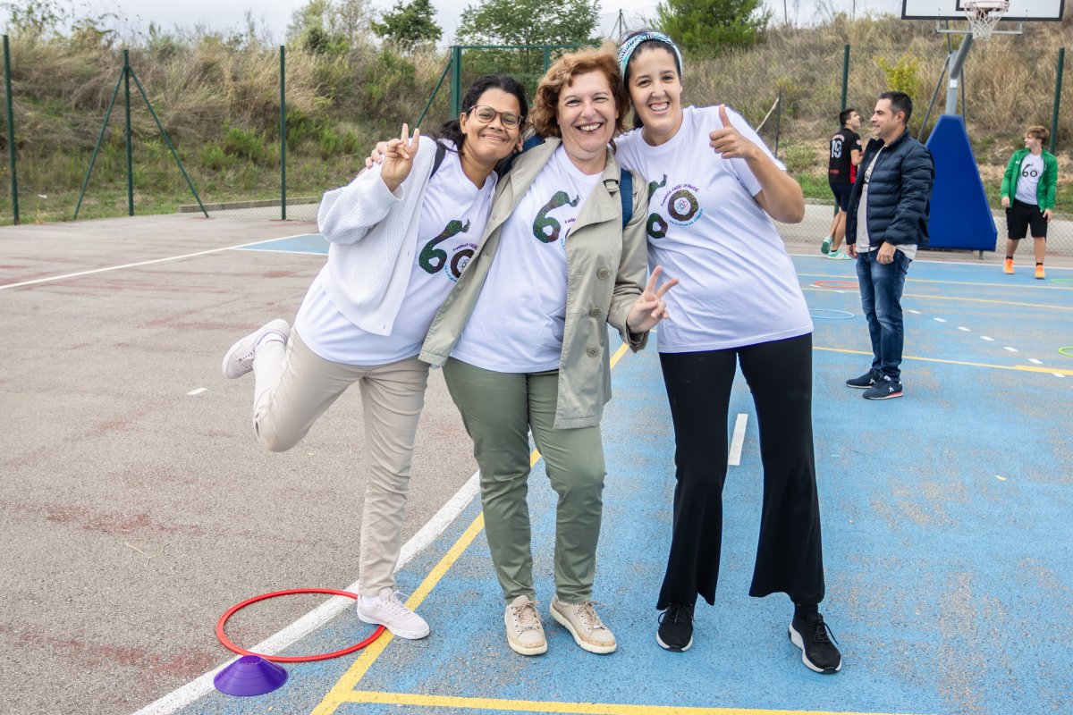 Durant la festa dels 60 anys de la Fundació Vallès Oriental, diverses persones vinculades a l’entitat van participar en activitats lúdiques
